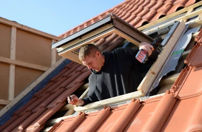 Pose de fenêtres de toit Velux à Vézinnes